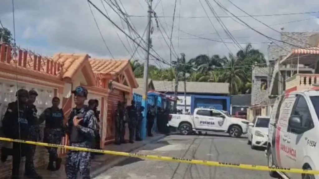 Continúan los feminicidios: Hombre mata  a su esposa y se suicida en Hainamosa, SDE