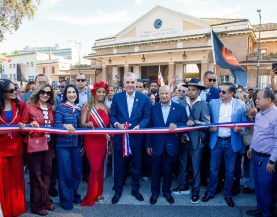 Presidente Abinader inaugura la Parada Dominicana en Roma y resalta el orgullo patrio