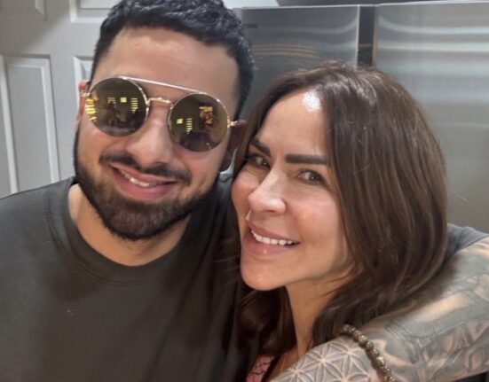 hijo de Aylín Mujica