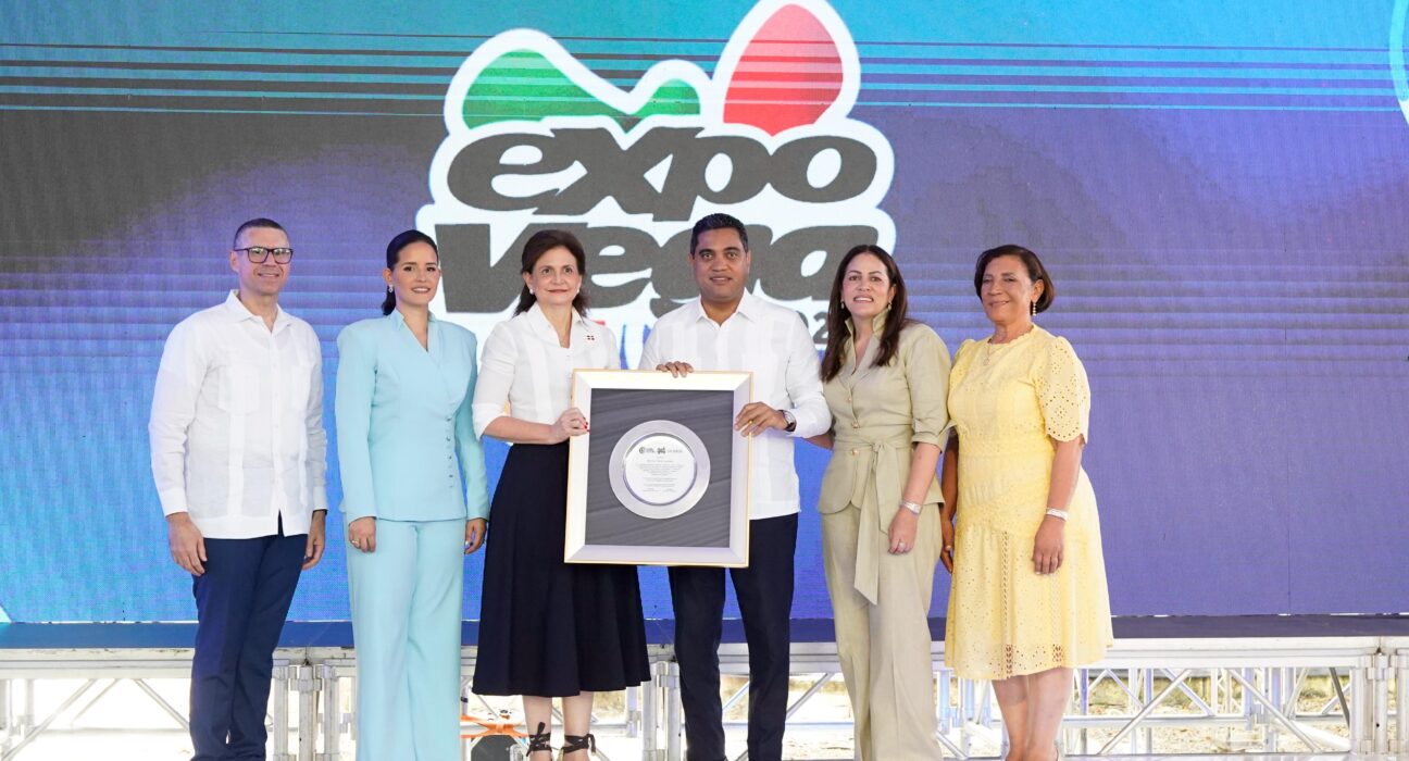Dedican al ministro de Deportes la "Expo Vega Real 2026"