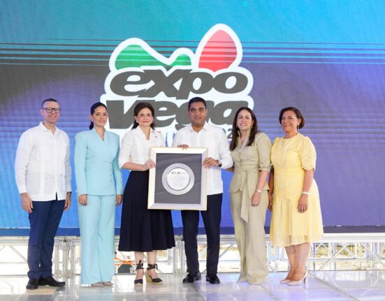 Dedican al ministro de Deportes la "Expo Vega Real 2026"