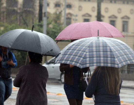Salga con sombrilla: Siguen las lluvias este miércoles en RD