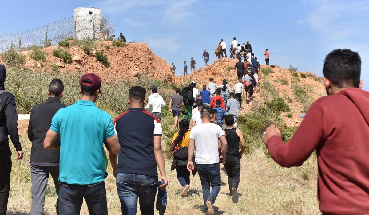 Dirigente de Ceuta propone confinar a migrantes a la espera de su expulsión de España