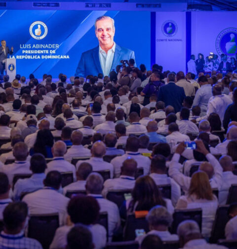 Abinader y Delignes encabezan el PRM tras pacto de plancha única