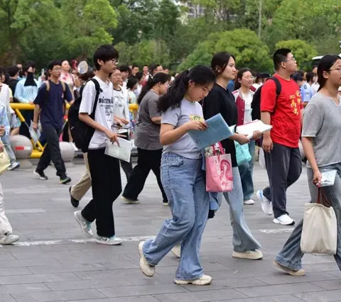 China adapta sus universidades a la era de la IA y transforma sus planes de estudio