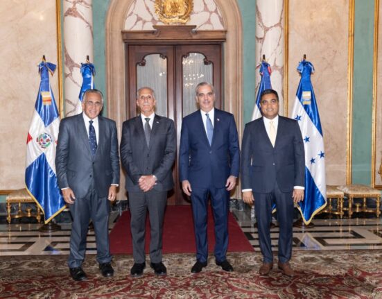 Presidente de Honduras solicita asesoría a RD para preparar JC Honduras 2029