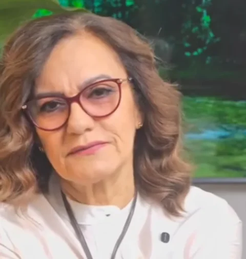 Angelita Peña denuncia ataques de redes sociales en su contra tras críticas a “Alofoke”