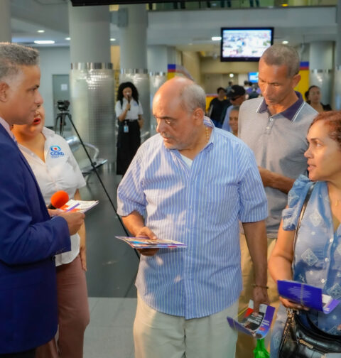 Cámara de Cuentas lleva la transparencia al Metro de Santo Domingo con jornada de acercamiento ciudadano