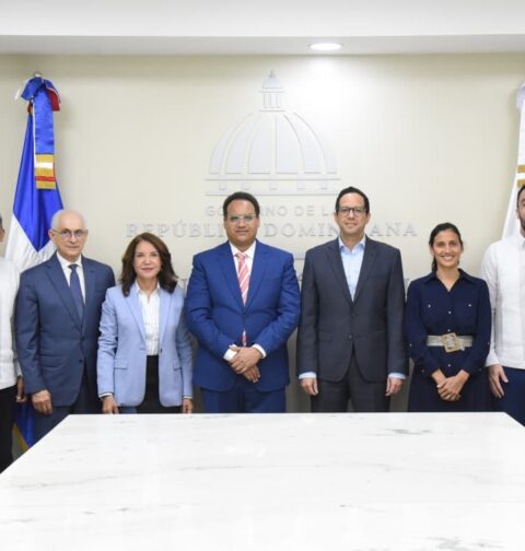 El MAP y SIE buscan fortalecer competencias de técnicos electricistas del sector público