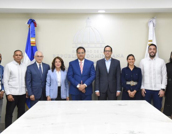 El MAP y SIE buscan fortalecer competencias de técnicos electricistas del sector público