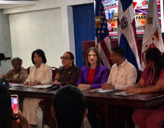 Desfile Dominicano del Condado de Essex, ofrece rueda de prensa para ampliar conexión entre Santiago y Newark