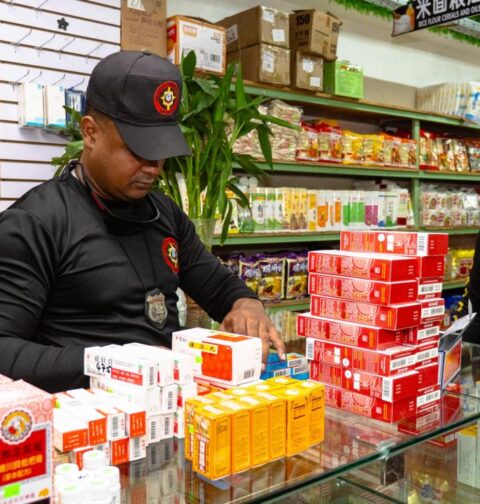 Incautan bebidas y cigarrillos “premium chinas” por más de RD$19 millones en Villa Consuelo