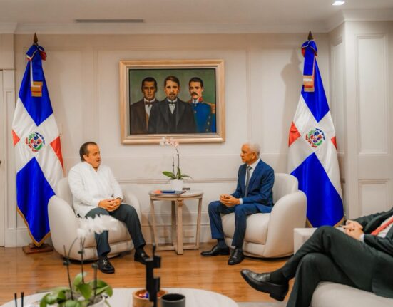 Paliza deposita en el Senado anteproyecto de nueva Ley de Alianzas Público-Privadas
