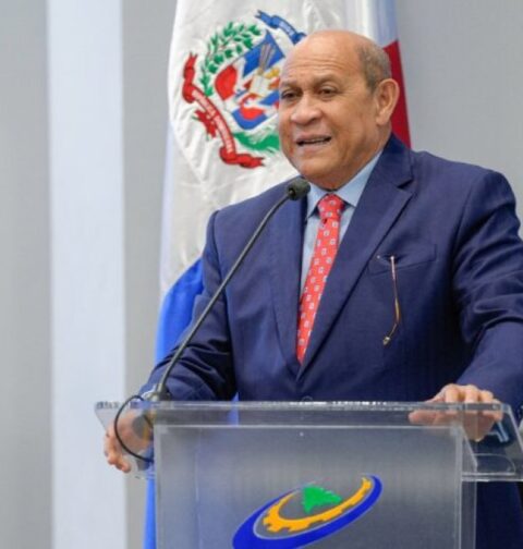 Mescyt entregará becas a la excelencia en el  Polideportivo Tony Barreiro, UASD
