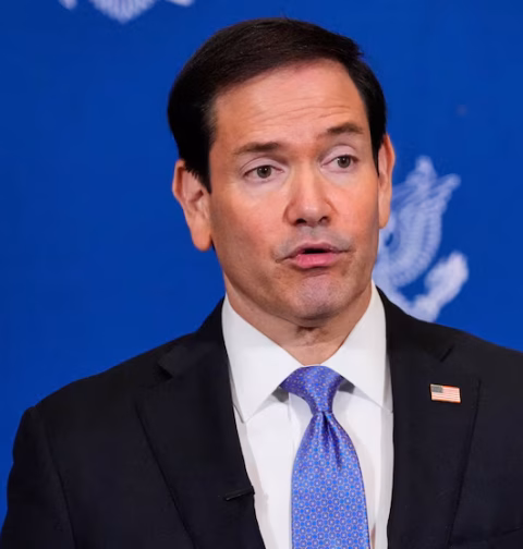 Marco Rubio calificó de “muy serio” el incidente en una base de EEUU en Reino Unido y dijo que hubo un “actor extranjero”