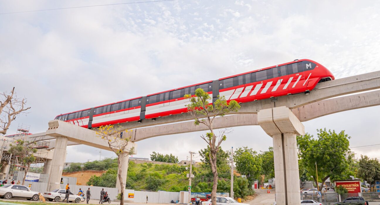 Conexión, rapidez y futuro: El Monorriel de Santiago entrará en prueba el próximo mes de octubre