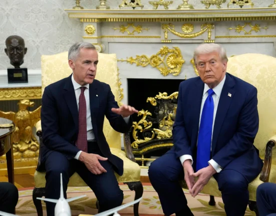 Conflicto comercial entre EE.UU. y Canadá se recrudece con la ampliación de aranceles de Washington