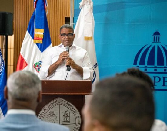 Gobierno mejora condiciones jóvenes residen en Torre Estudiantil UASD