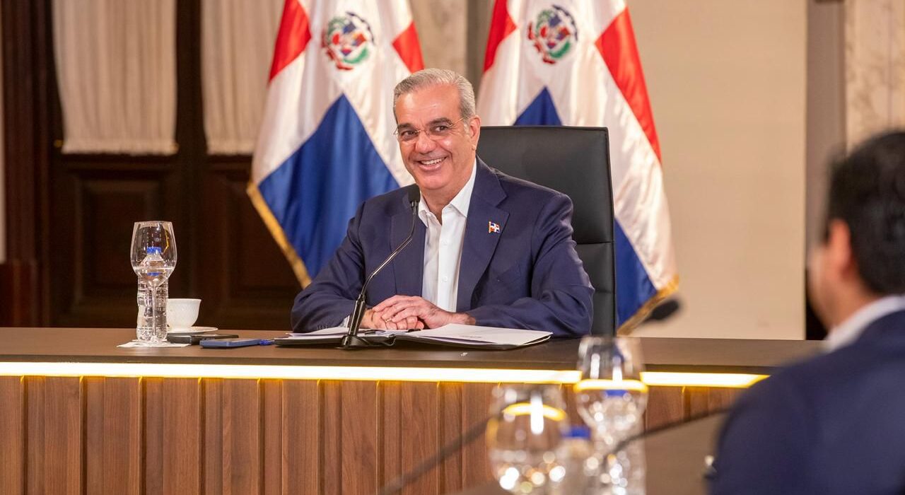 Abinader anuncia ampliación del Acueducto del Cibao Central y solución a la distribución de agua en Santo Domingo