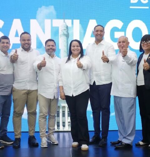 Más dirigentes se suman al proyecto de David Collado: Leito Aguilera juramenta nueva estructura en Santiago