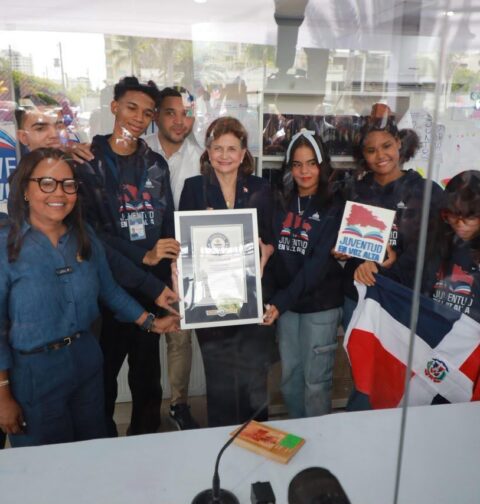 República Dominicana rompe récord con 500 horas de lectura corrida
