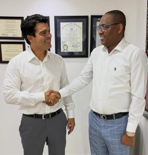 Diputado Carlos Sánchez se suma al proyecto de Wellington Arnaud