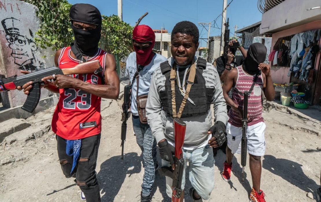 EE. UU. capacita a haitianos para combatir la violencia de las pandillas