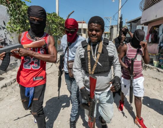 EE. UU. capacita a haitianos para combatir la violencia de las pandillas
