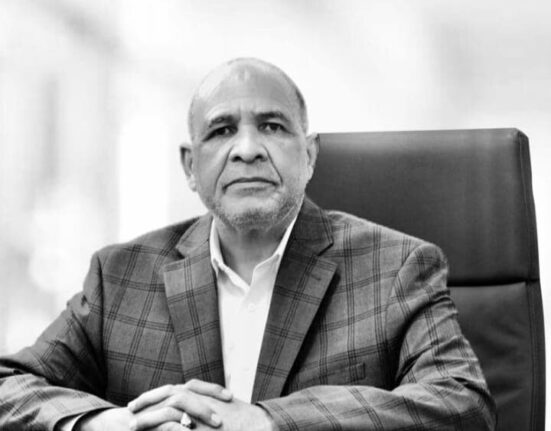 Fallece Sergio Antonio Roque, director del hospital Padre Billini El centro lamentó su partida y destacó su trayectoria profesional, marcada por el servicio, la entrega y la dedicación a la salud de la población Falleció el doctor Sergio Antonio Roque, director del Hospital Padre Billini, informó este domingo ese centro de salud. En un mensaje publicado en sus redes sociales, el hospital lamentó la partida de Roque y destacó su trayectoria profesional vinculada al servicio y la atención de la salud. "Con su partida, el sector salud y nuestra institución pierden a un profesional comprometido, cuya trayectoria estuvo marcada por el servicio, la entrega y la dedicación a la salud de nuestra población", expresó el Hospital Padre Billini. Roque estudió medicina en la Universidad Autónoma de Santo Domingo (UASD) y se especializó en cirugía general. En el Padre Billini dedicó más de 28 años a la docencia, formando a decenas de especialistas.