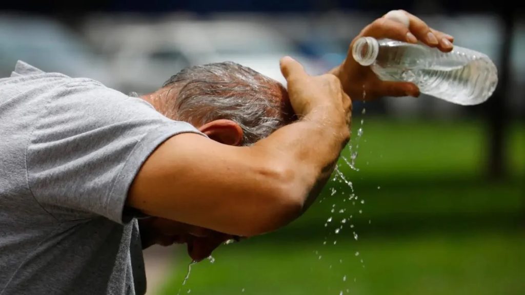 Continúa ambiente caluroso y se esperan lluvias en algunas provincias este lunes