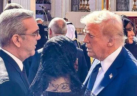 El presidente de Estados Unidos, Donald Trump, destacó este miércoles la labor de la embajadora estadounidense en República Dominicana, Leah Campos, durante la celebración del Mes de la Herencia Hispana en la Casa Blanca. Al referirse a Campos durante el evento, Trump aseguró que la diplomática está realizando un buen trabajo y reveló que incluso consultó al presidente dominicano, Luis Abinader, sobre su desempeño.