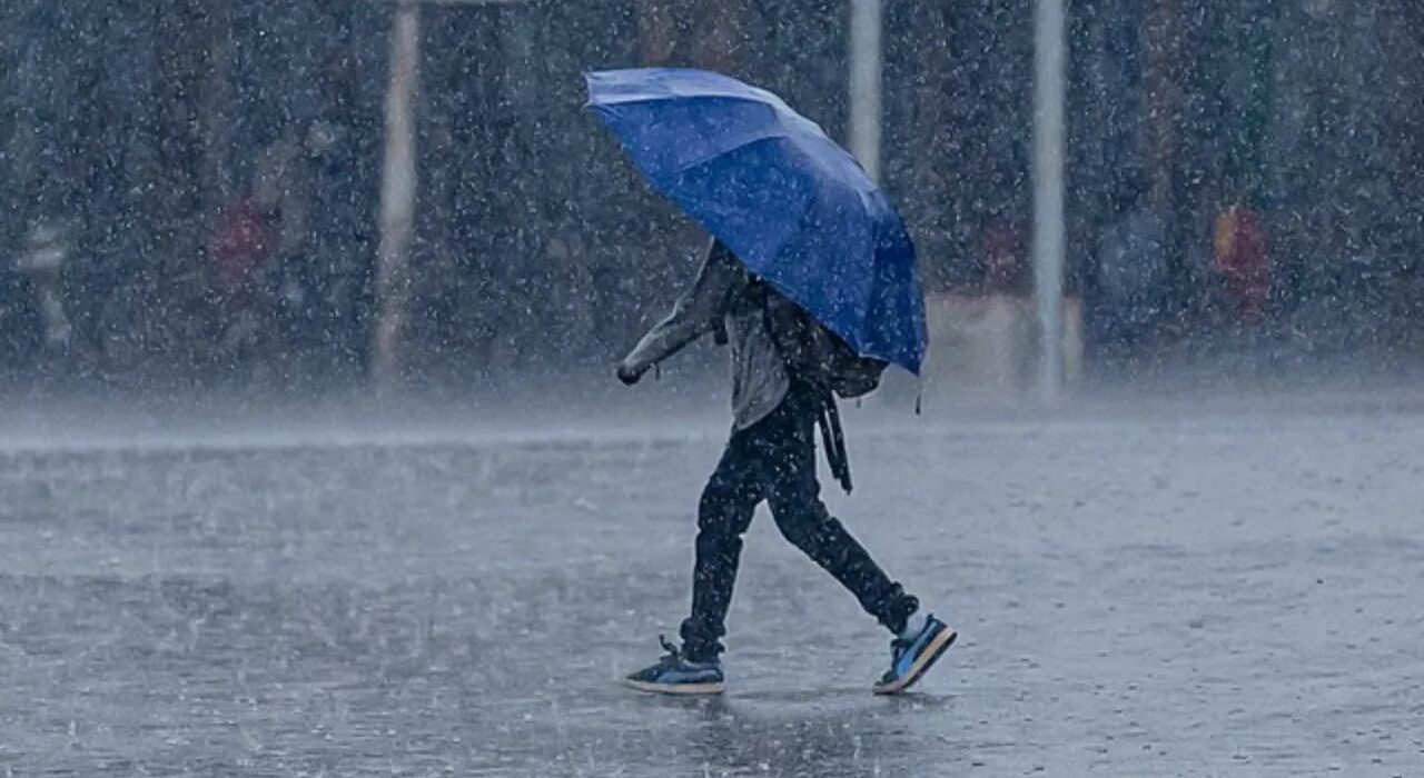 Vaguada provocará aguaceros y tormentas eléctricas esta tarde, según Indomet