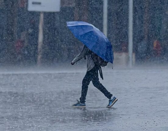 Vaguada provocará aguaceros y tormentas eléctricas esta tarde, según Indomet