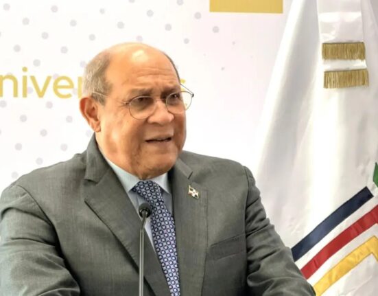 Mescyt llama a empresas a financiar becas: “La mejor inversión que se puede hacer es la educación”
