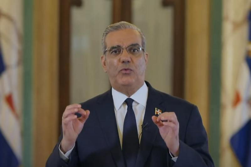 Luis Abinader dice que una persona con 10 fichas "es muy difícil" que se reincorpore a la sociedad