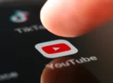 Así es la función de YouTube para comprar productos de videos en tiempo real
