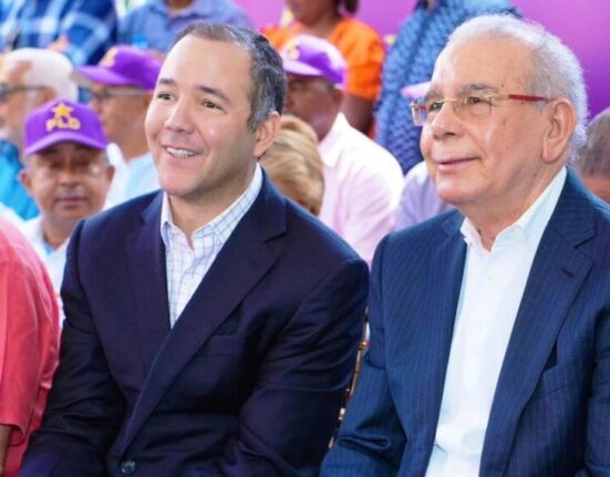Danilo Medina y Johnny Pujols abordan tareas pendientes de la LOE del PLD
