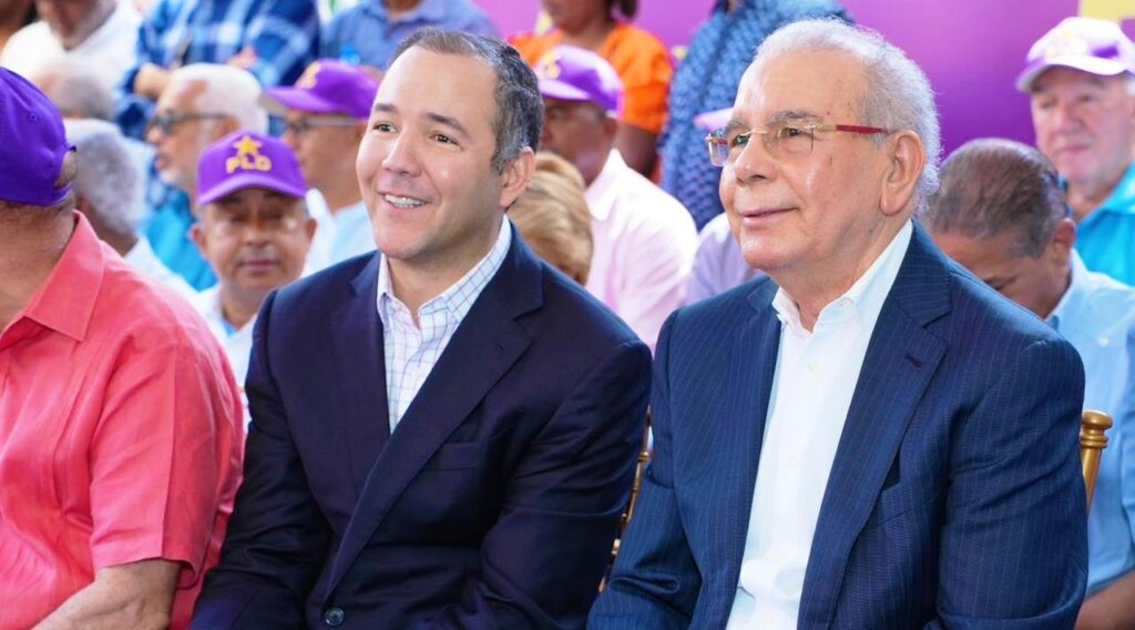 Danilo Medina y Johnny Pujols abordan tareas pendientes de la LOE del PLD