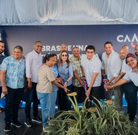 Gobierno inicia saneamiento de cañada Santa Clara y red de alcantarillado sanitario, en Capotillo