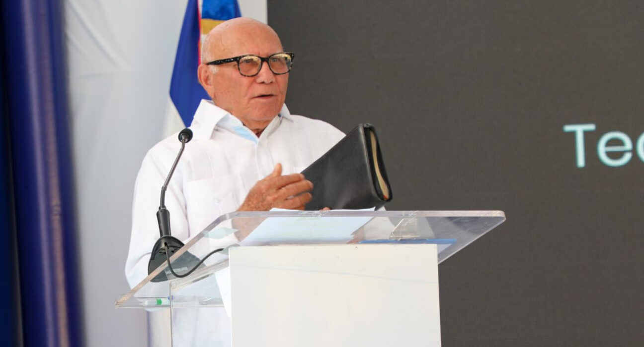 Pastor Teófilo Rodríguez agradece al presidente Abinader por saneamiento de cañadas de El Indio y Buenos Aires de Herrera