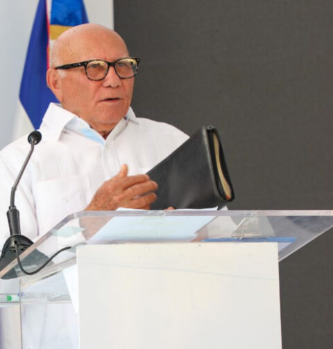 Pastor Teófilo Rodríguez agradece al presidente Abinader por saneamiento de cañadas de El Indio y Buenos Aires de Herrera