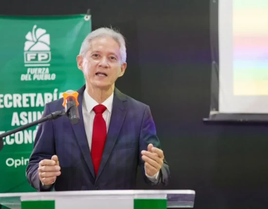 FP cuestiona alza del marbete en plena escalada de los combustibles y denuncia indexación fiscal asimétrica