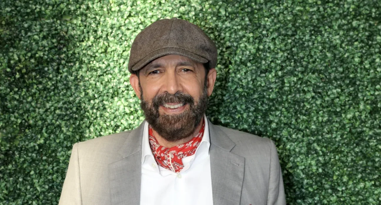 Juan Luis Guerra invita a los artistas a cuidar más lo que dicen en sus interpretaciones