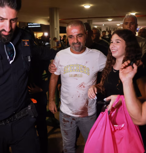 Cómo cuatro pasajeros israelíes salvaron al piloto y evitaron que se estrellara el vuelo de Flydubai