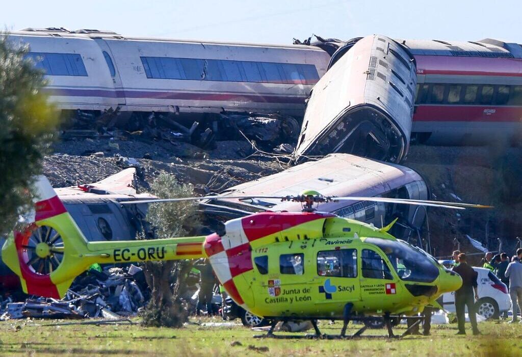Decenas de muertos y numerosos heridos en una colisión de dos trenes en España