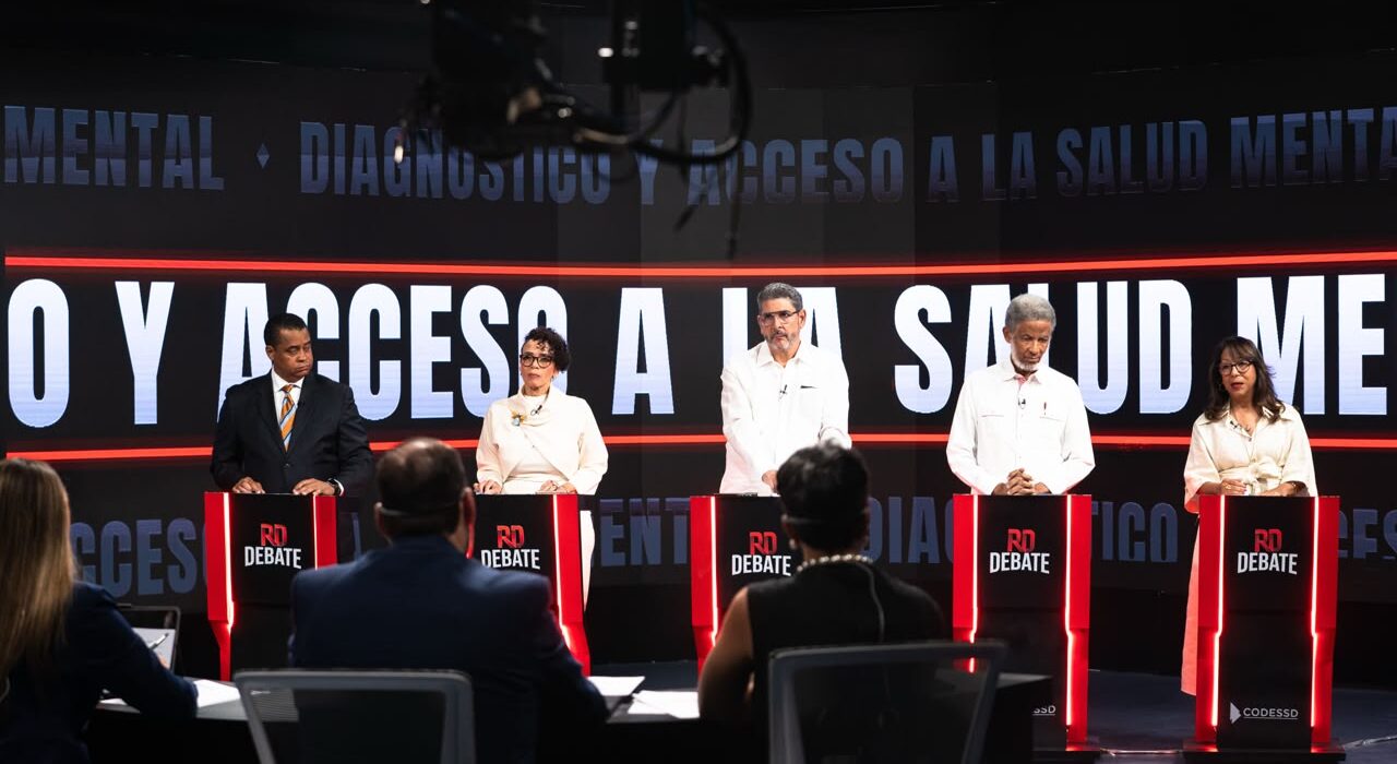 RD Debate habla de la salud mental y expertos advierten riesgos en las redes sociales