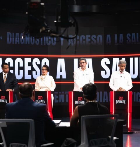 RD Debate habla de la salud mental y expertos advierten riesgos en las redes sociales