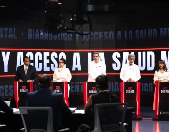 RD Debate habla de la salud mental y expertos advierten riesgos en las redes sociales