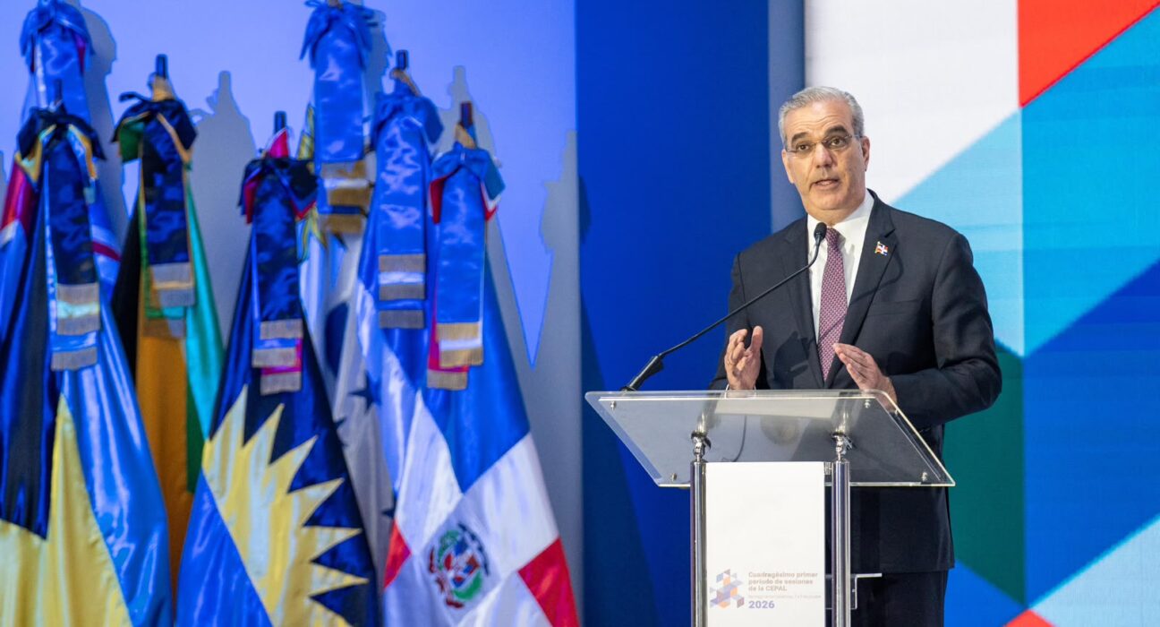 Abinader llama ante CEPAL a una mayor cooperación regional y plantea un crecimiento con instituciones sólidas e inversión que llegue a los hogares dominicanos