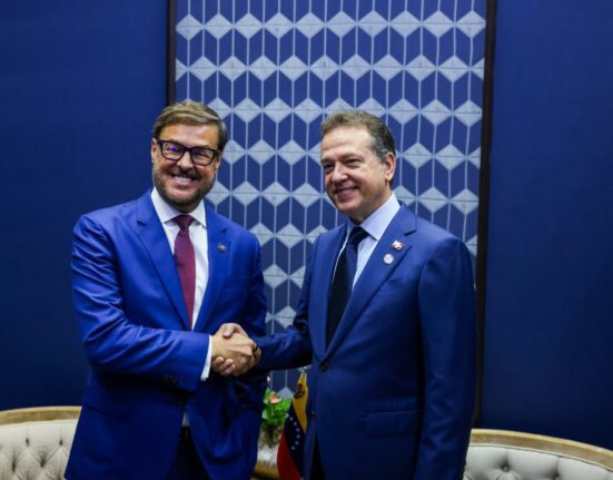 Venezuela y República Dominicana reafirman su compromiso de reconstruir las relaciones diplomáticas